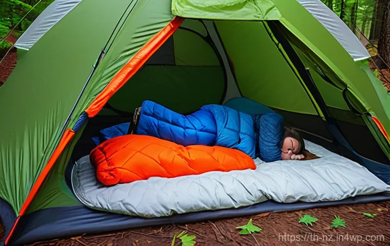 장거리 하이킹 중 날씨 변화 대응 방법 - **Prompt 2: Layered Protection and Rain Readiness**
    "A hiker, mid-30s, with a friendly expressio...